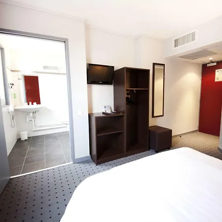 Comfort Saint Jacques 3*