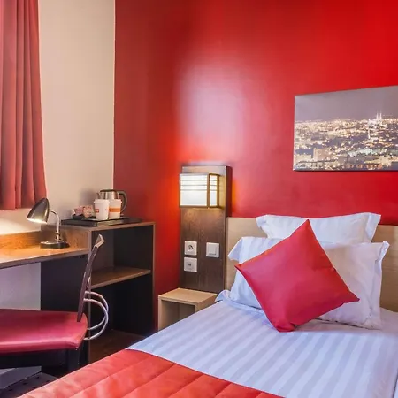 Hotel Comfort Saint Jacques 3*