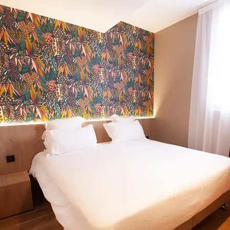 Comfort Saint Jacques Hotel 3*