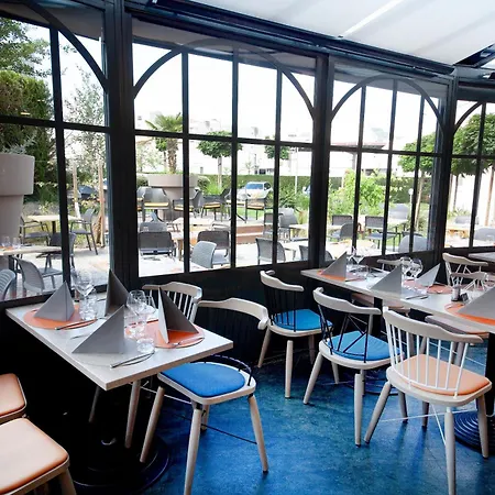 Comfort Saint Jacques Hotel