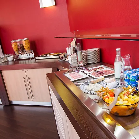 Comfort Saint Jacques Hotel 3*